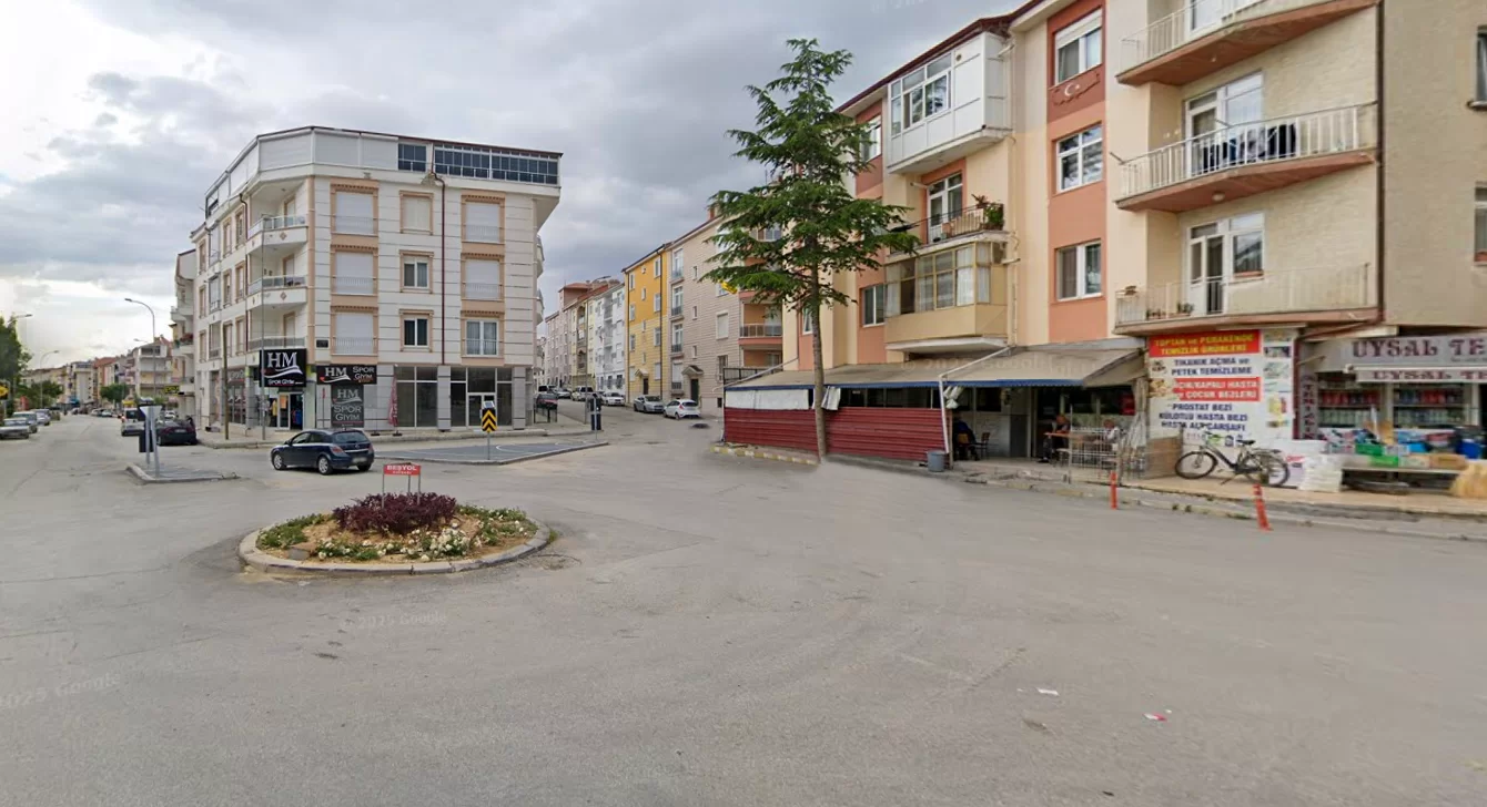 BEŞ YOLDA SATILIK DÜKKAN MAĞAZA