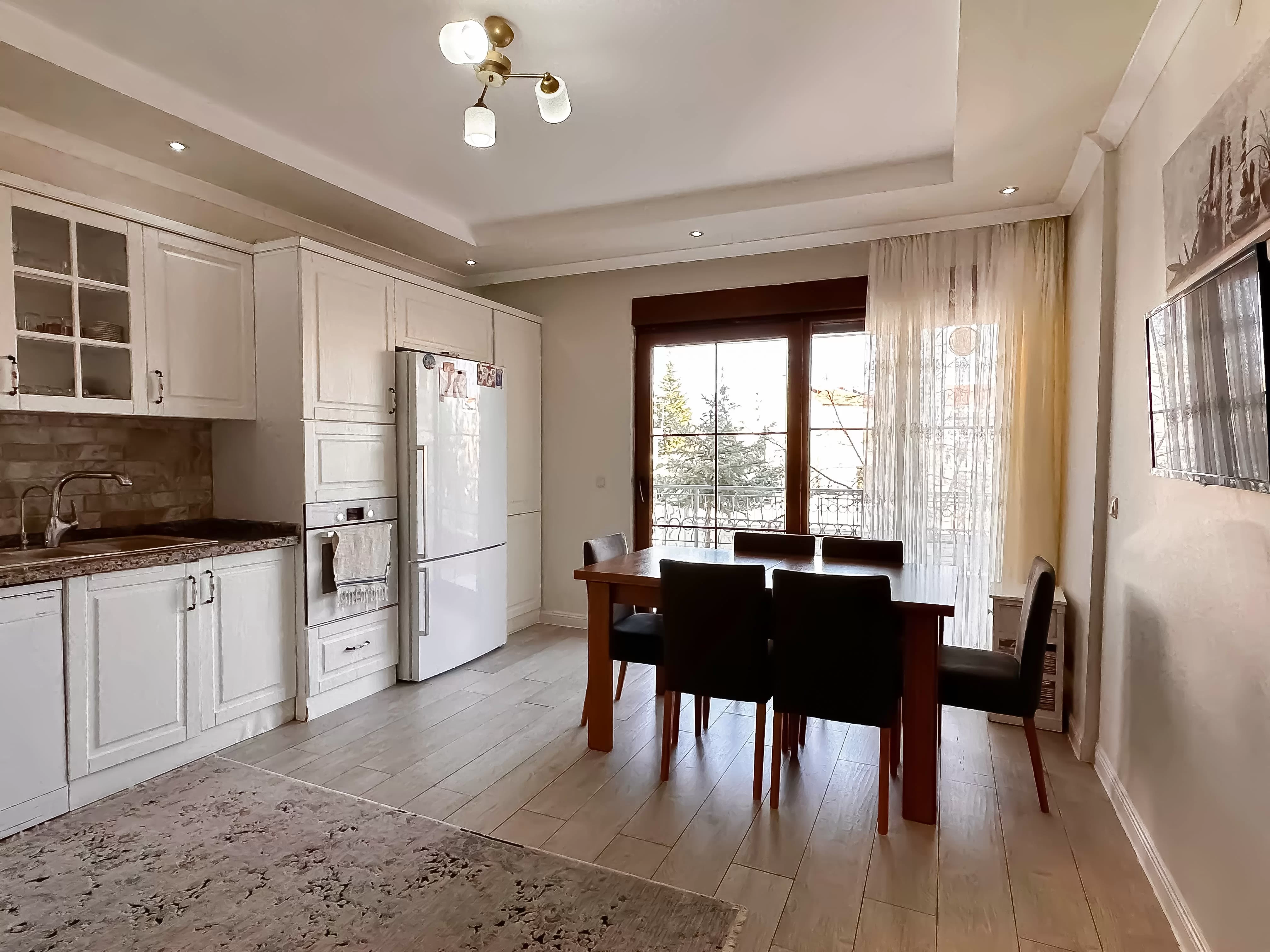 VİLLA TADINDA 4+2 SATILIK MÜSTAKİL EV