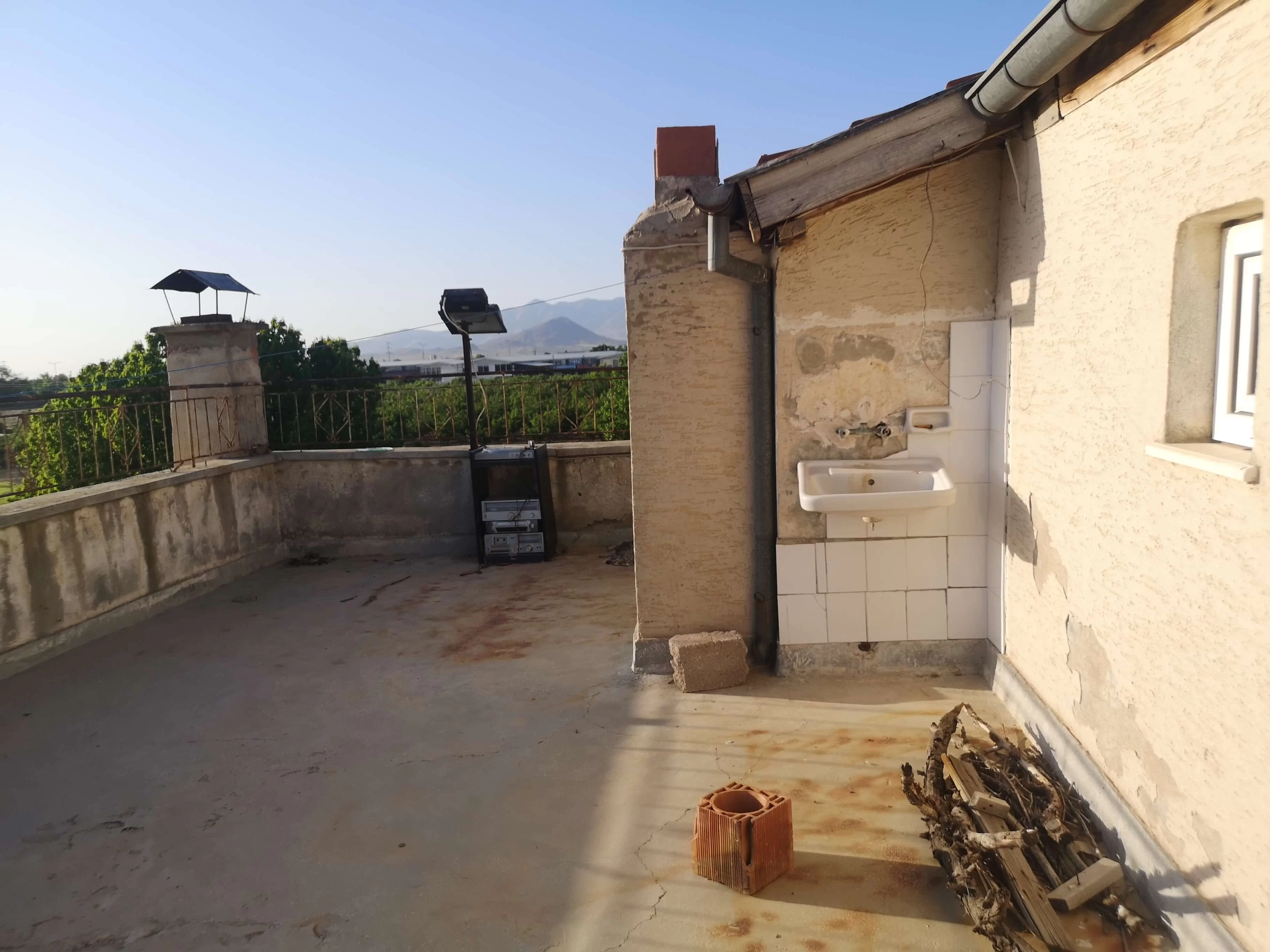 FATİH MAH.de SATILIK ARAZİ VE 2 KATLI BİNA