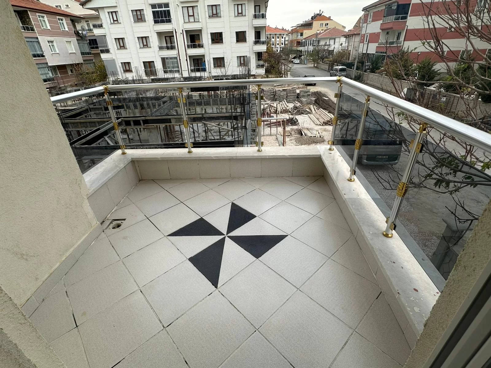 ÇELTEK MAH.de ARA KAT 3+1 SATILIK DAİRE