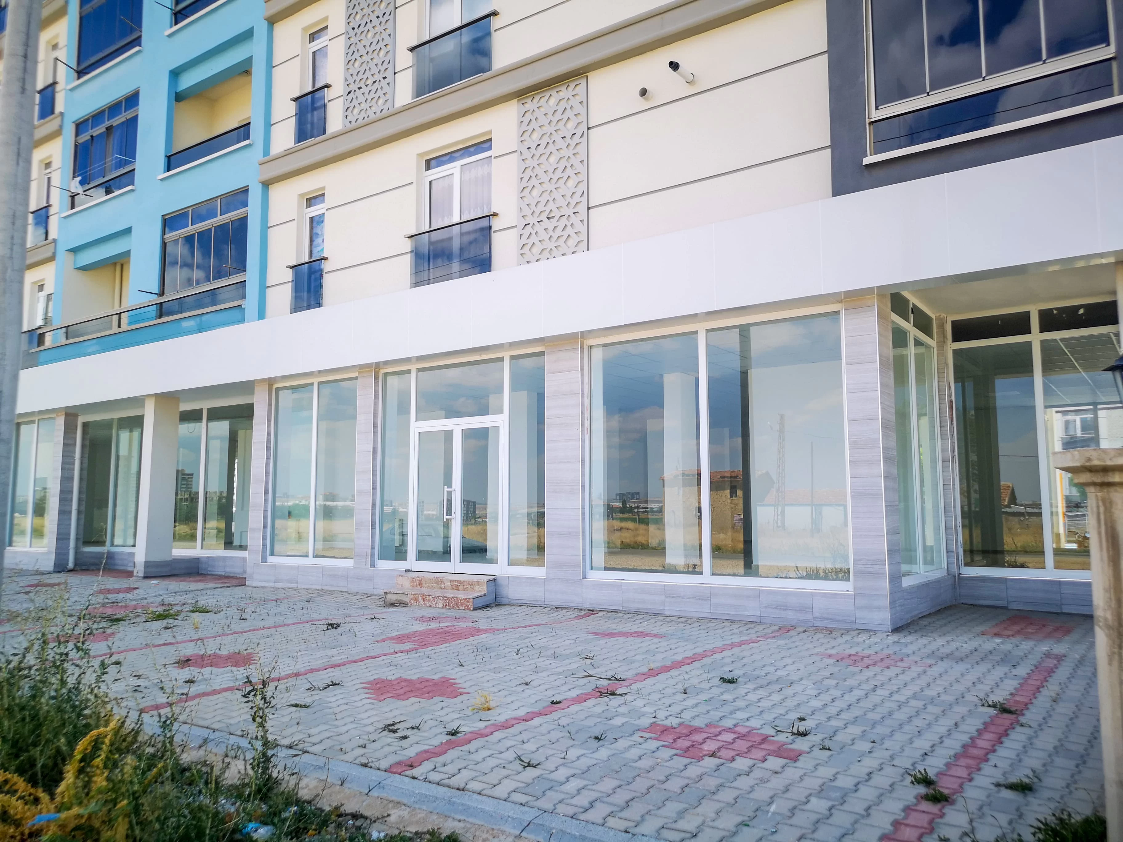 YENİŞEHİR MAH.de 705 m² KİRALIK DÜKKAN & MAĞAZA