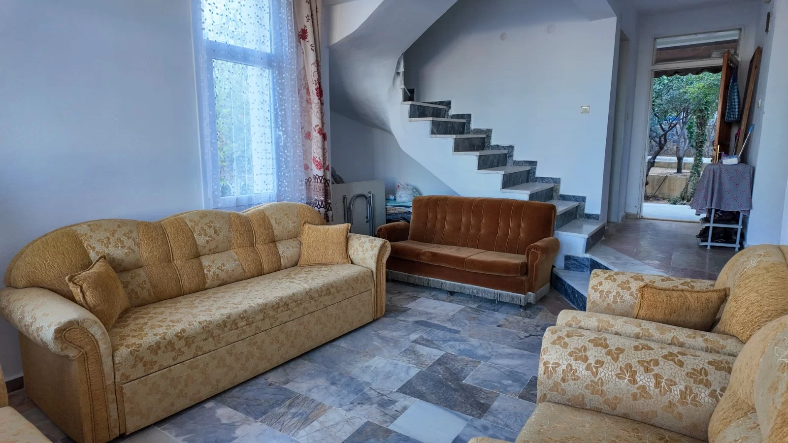 MAVİ KENT'te DOĞAYLA İÇ İÇE DENİZ MANZARALI SATILIK YAZLIK