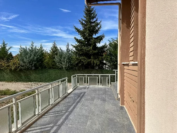 KONYA MERAM KARAHÜYÜK'TE SATILIK VİLLA