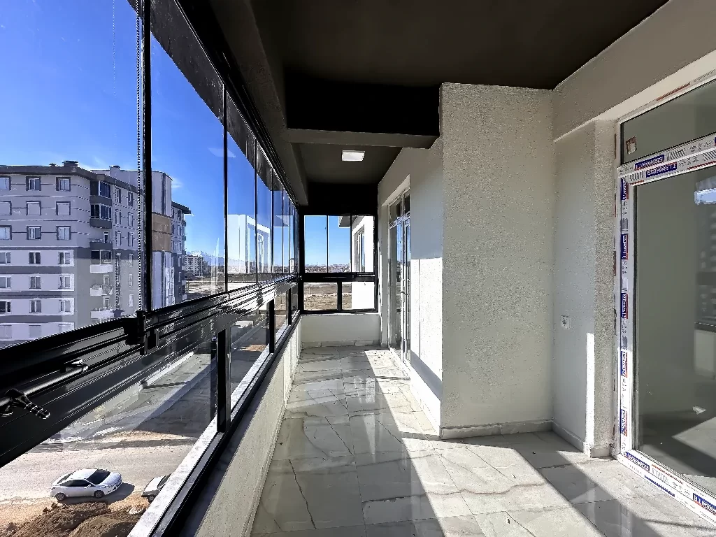 YENİŞEHİR MAH.de ÖZEL TERASLI 4+1 SATILIK DAİRE