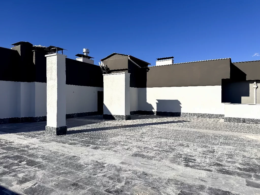 YENİŞEHİR MAH.de ÖZEL TERASLI 4+1 SATILIK DAİRE