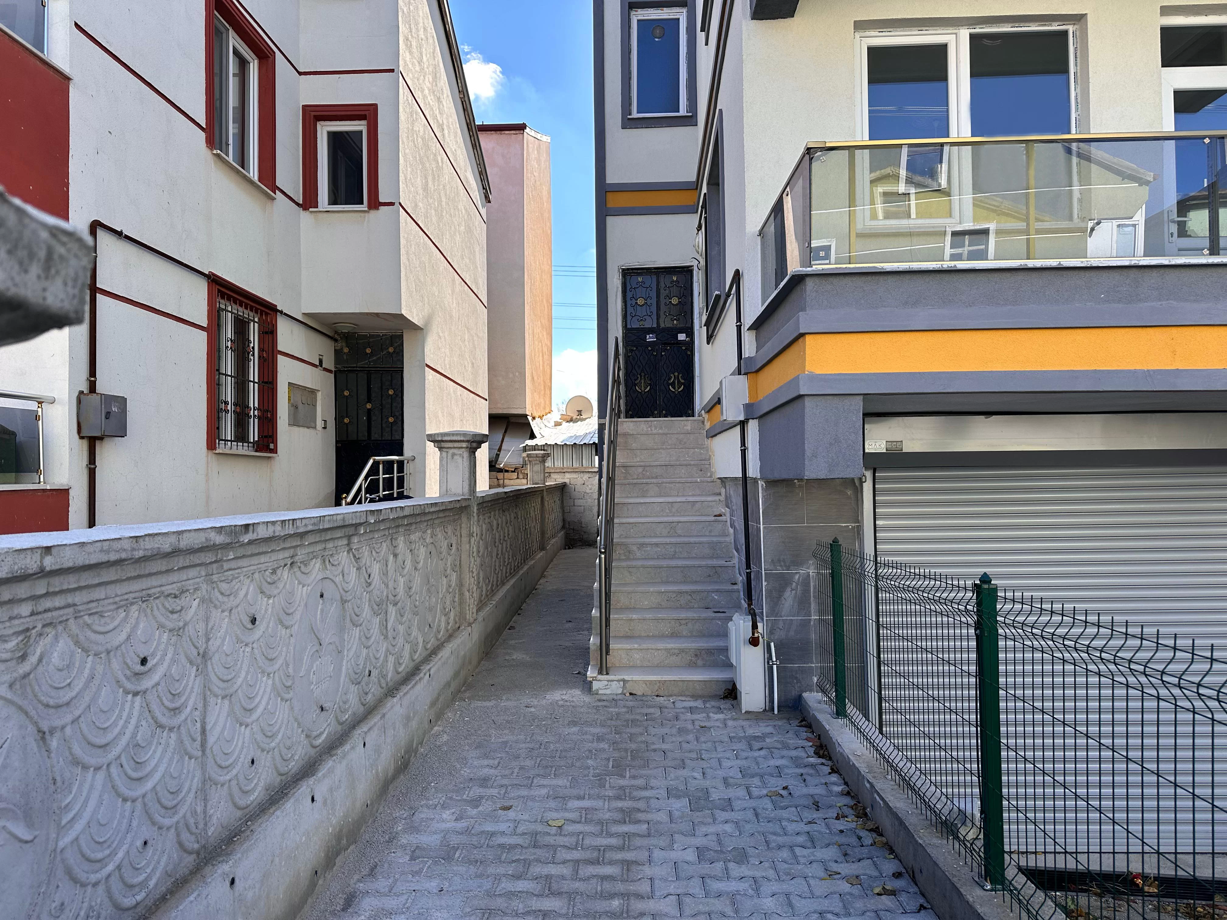 MÜMİNE HATUN MAH de 2+1 SATILIK DAİRE