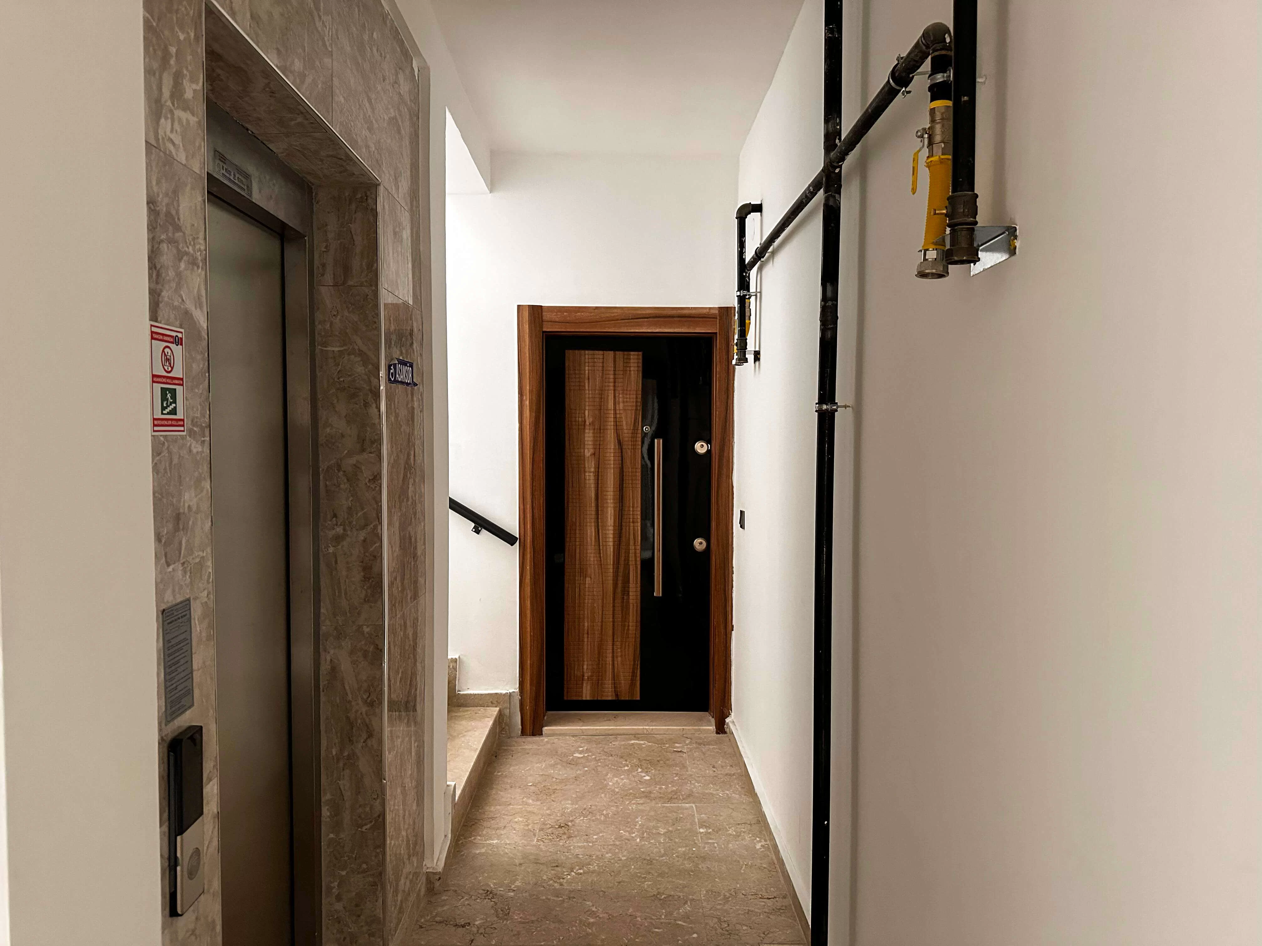 SÜMER MAH de MÜSTAKİL GARAJLI 3+1 SATILIK DAİRE