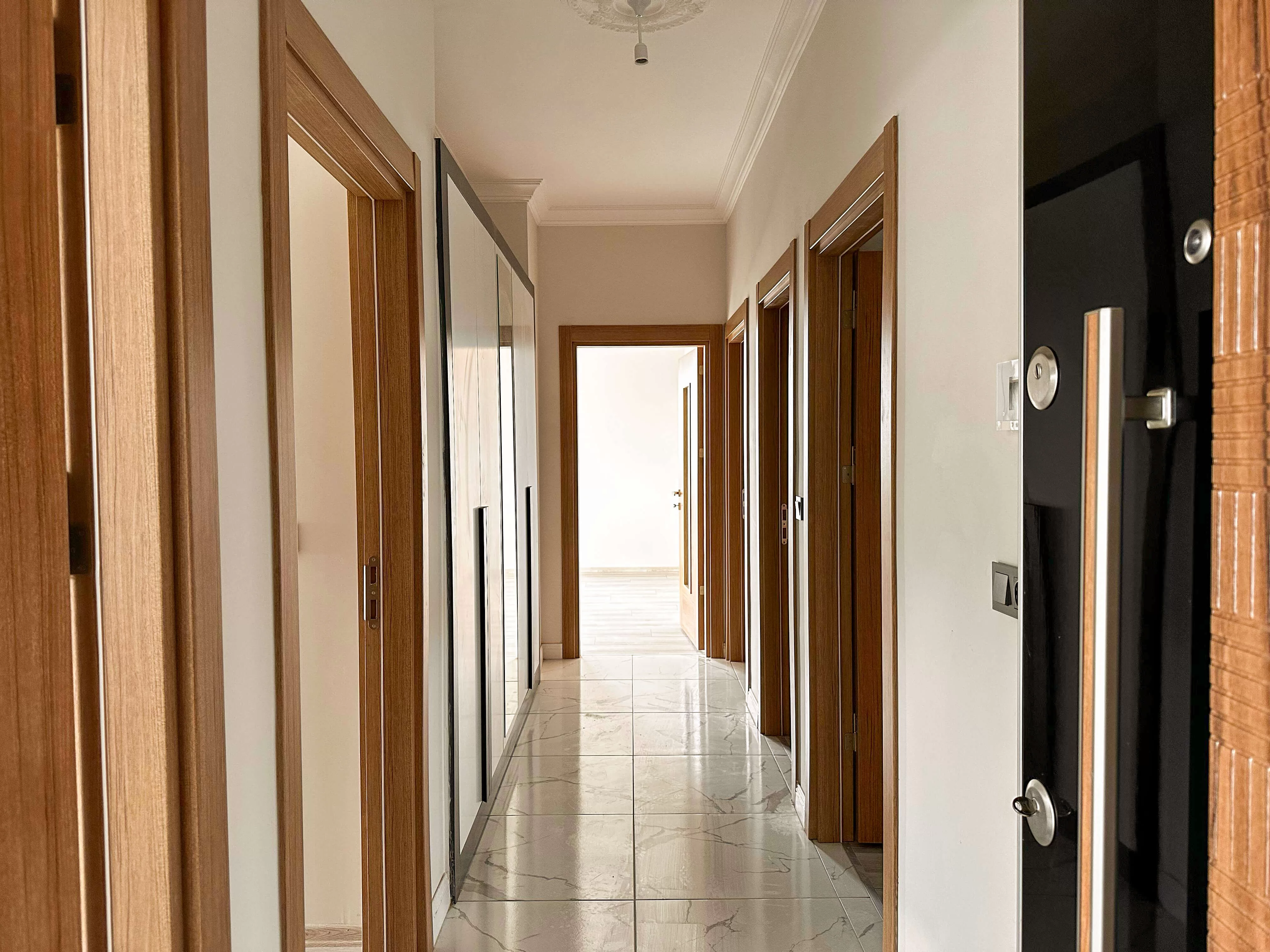 SÜMER MAH de MÜSTAKİL GARAJLI 3+1 SATILIK DAİRE