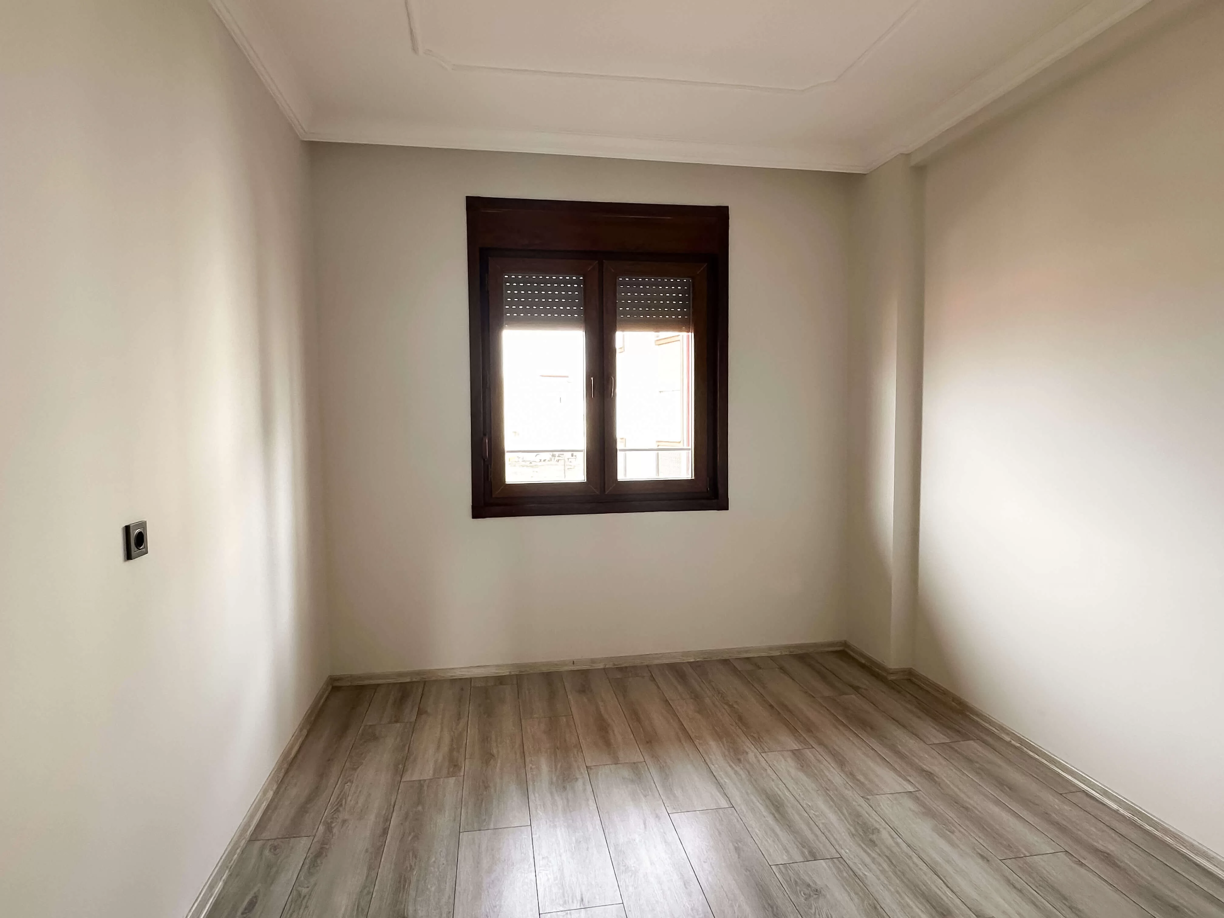 SÜMER MAH de MÜSTAKİL GARAJLI 3+1 SATILIK DAİRE