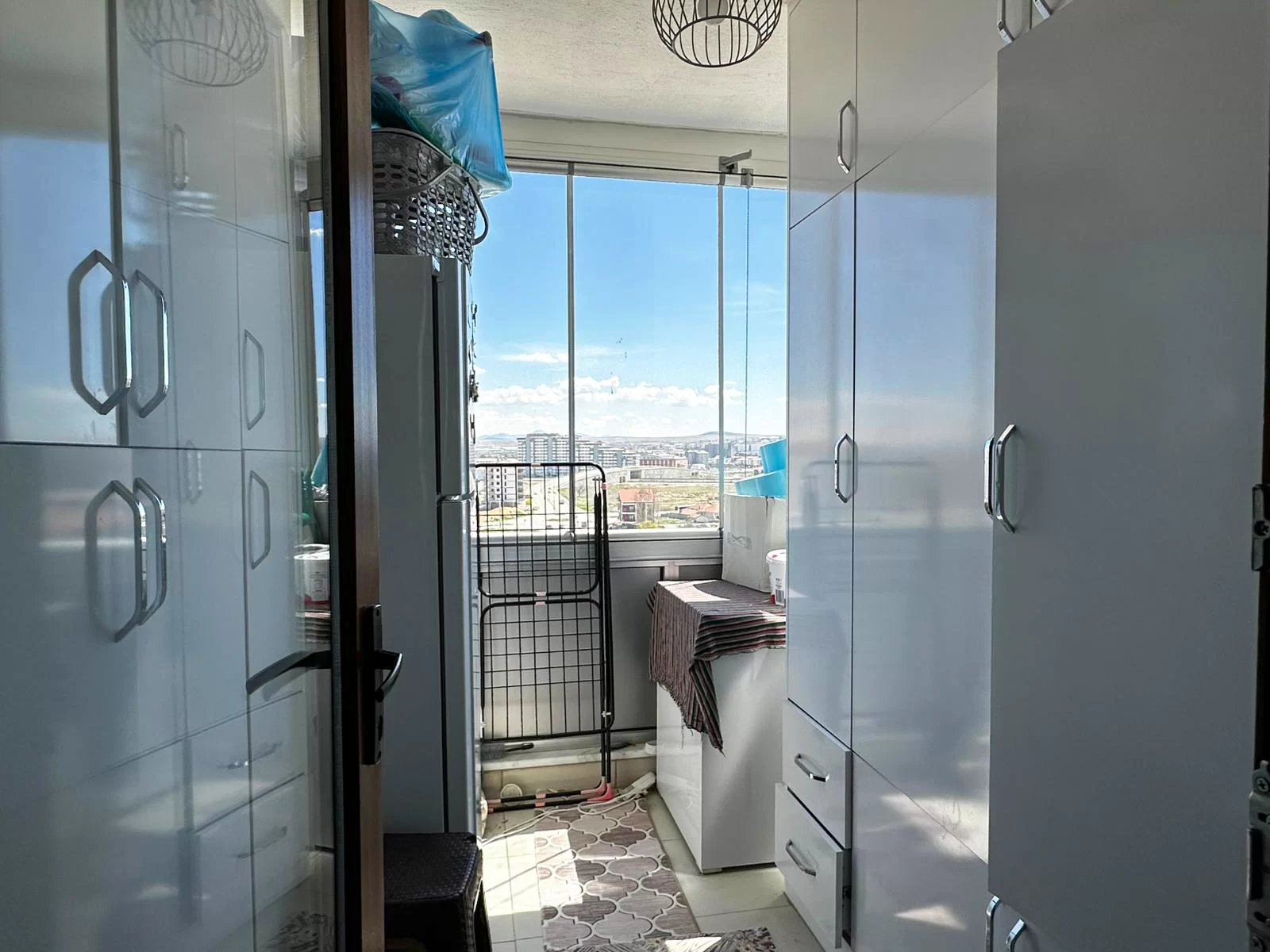 YENİŞEHİR MAH.de 3+1 SİTE İÇİNDE SATILIK DAİRE