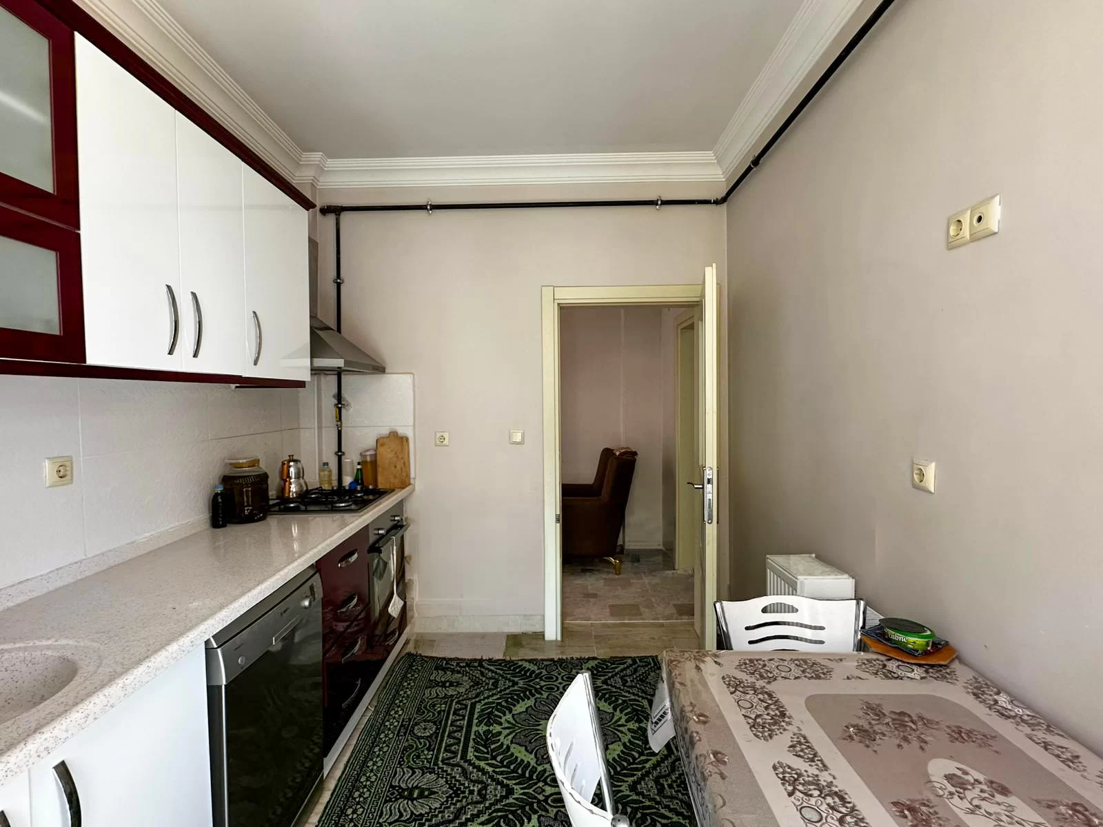 CEDİT MAH.de MÜSTAKİL GARAJI 2+1 SATILIK DAİRE
