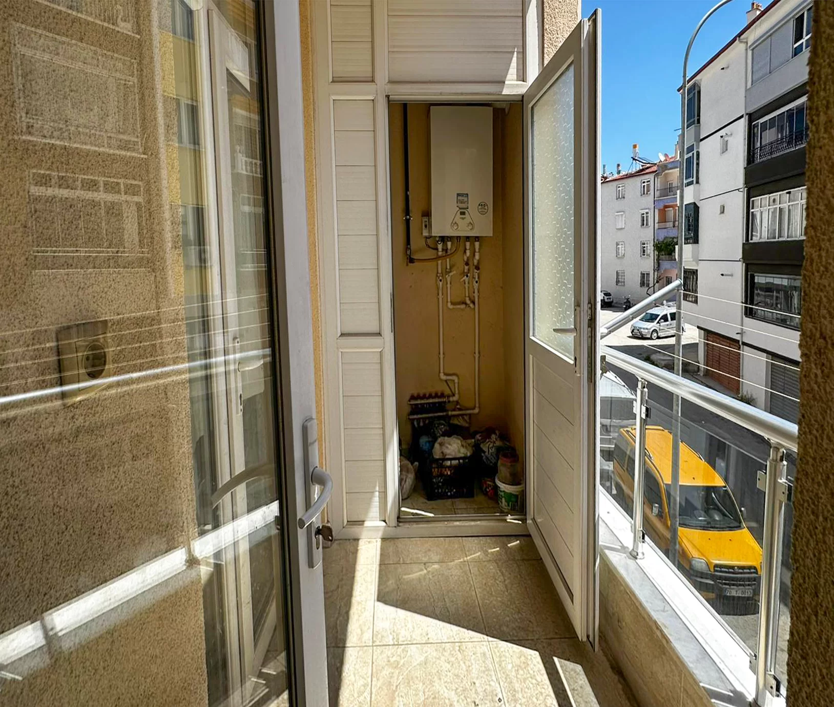 CEDİT MAH.de MÜSTAKİL GARAJI 2+1 SATILIK DAİRE