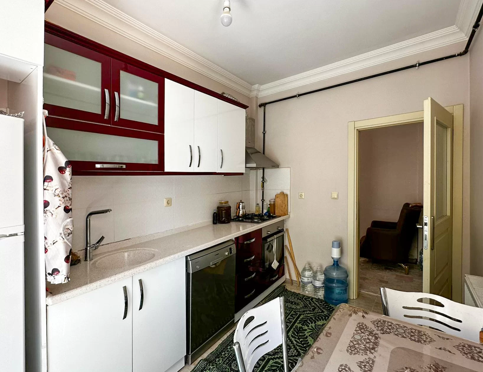 CEDİT MAH.de MÜSTAKİL GARAJI 2+1 SATILIK DAİRE