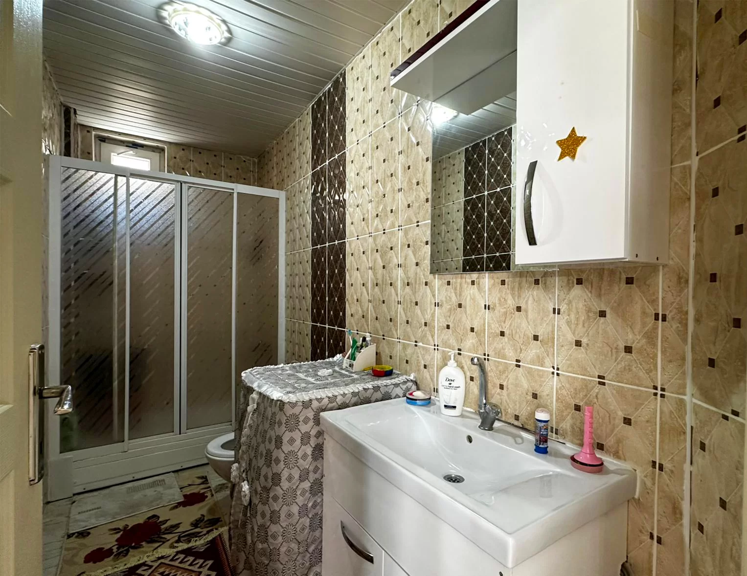 CEDİT MAH.de MÜSTAKİL GARAJI 2+1 SATILIK DAİRE