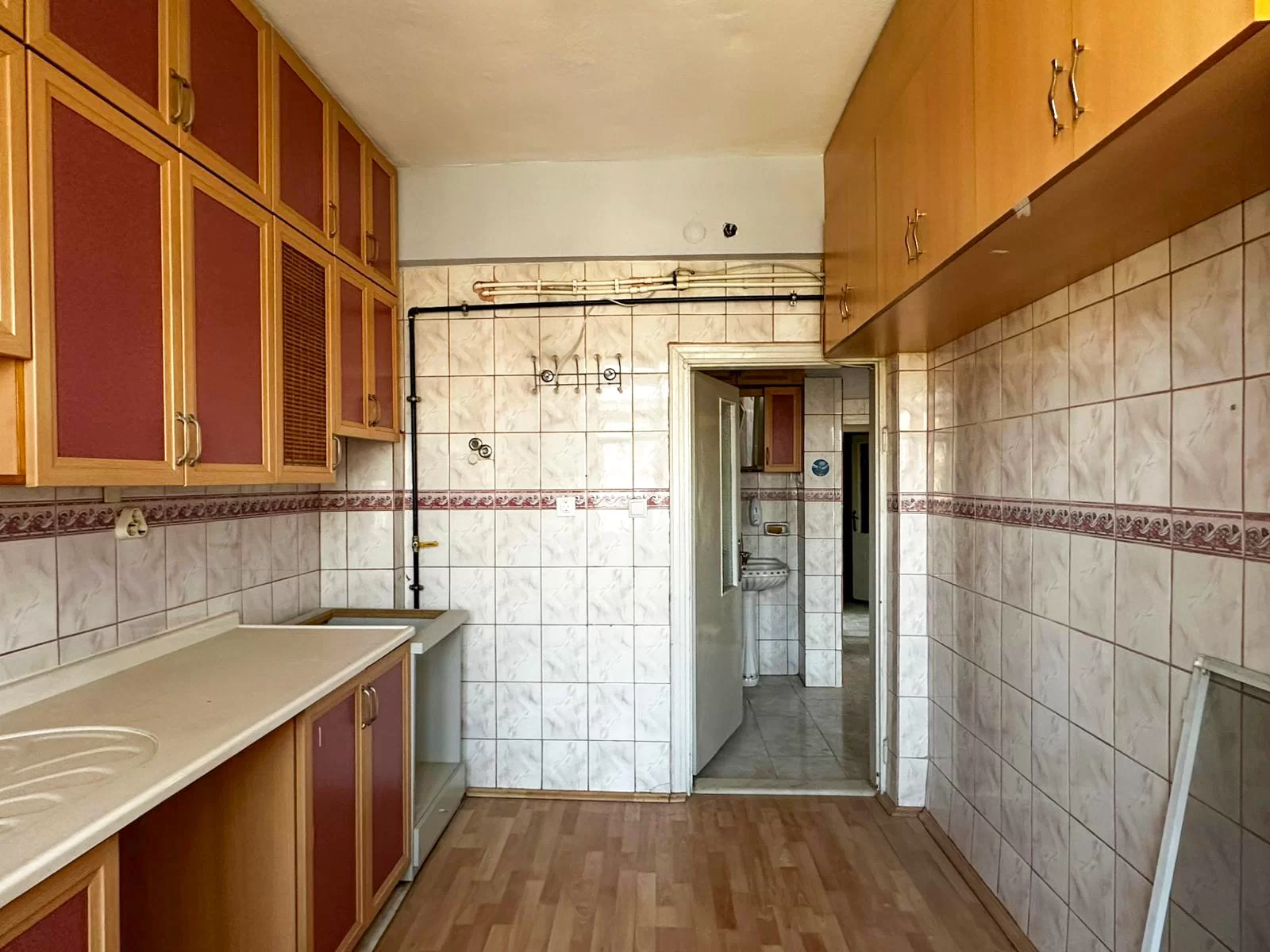 ALİŞAHANE MAH.de ARA KAT SATILIK DAİRE