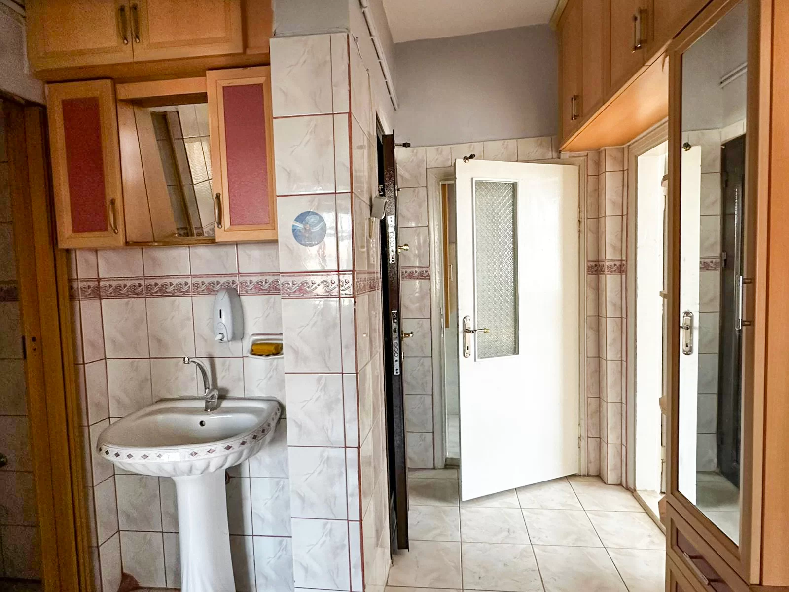 ALİŞAHANE MAH.de ARA KAT SATILIK DAİRE