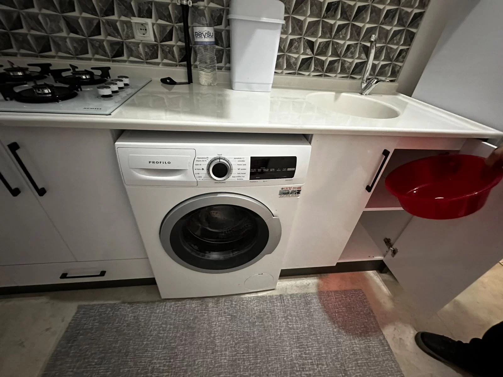 TAPDUK EMRE MAH.de SIFIR EŞYALI 1+1 KİRALIK APART DAİRE
