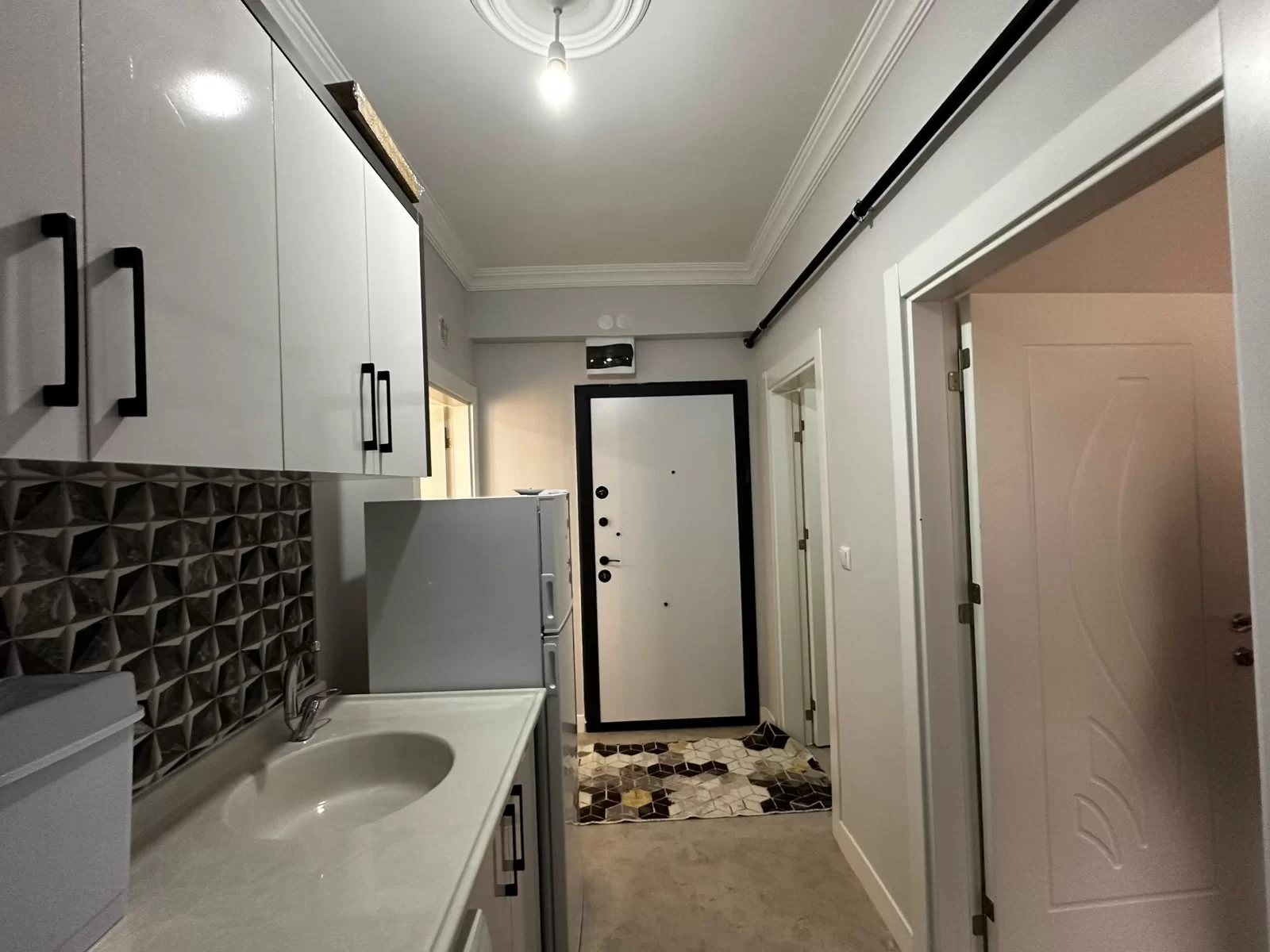 TAPDUK EMRE MAH.de SIFIR EŞYALI 1+1 KİRALIK APART DAİRE