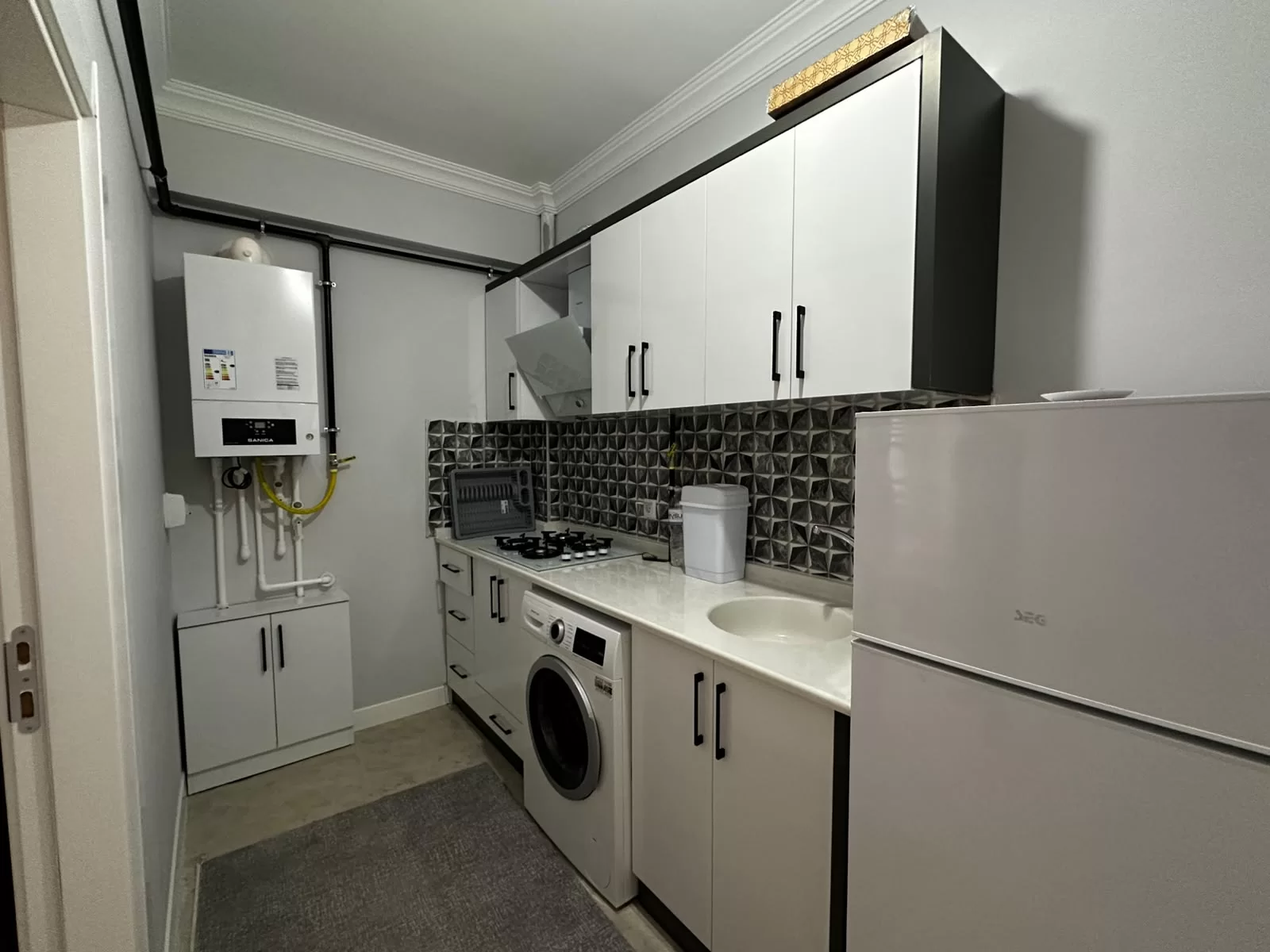 TAPDUK EMRE MAH.de SIFIR EŞYALI 1+1 KİRALIK APART DAİRE