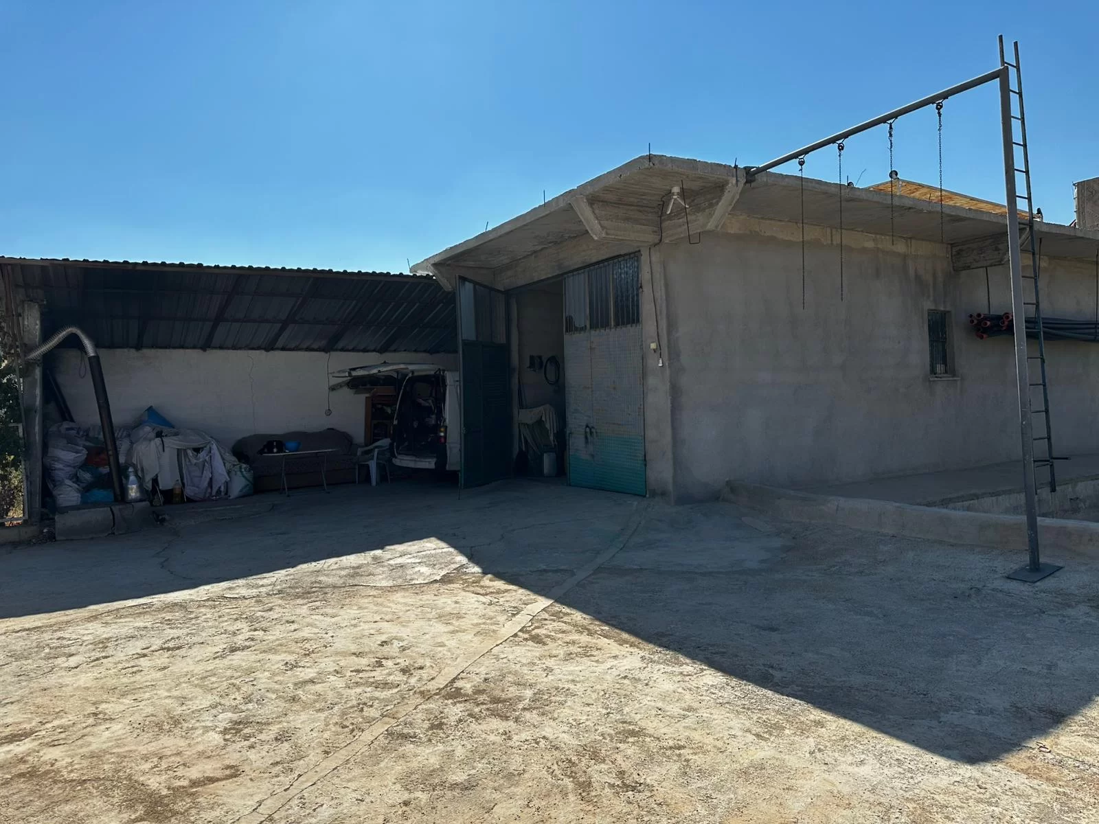 MORCALI'da DOĞA İÇİNDE SATILIK BAHÇE VE EVİ