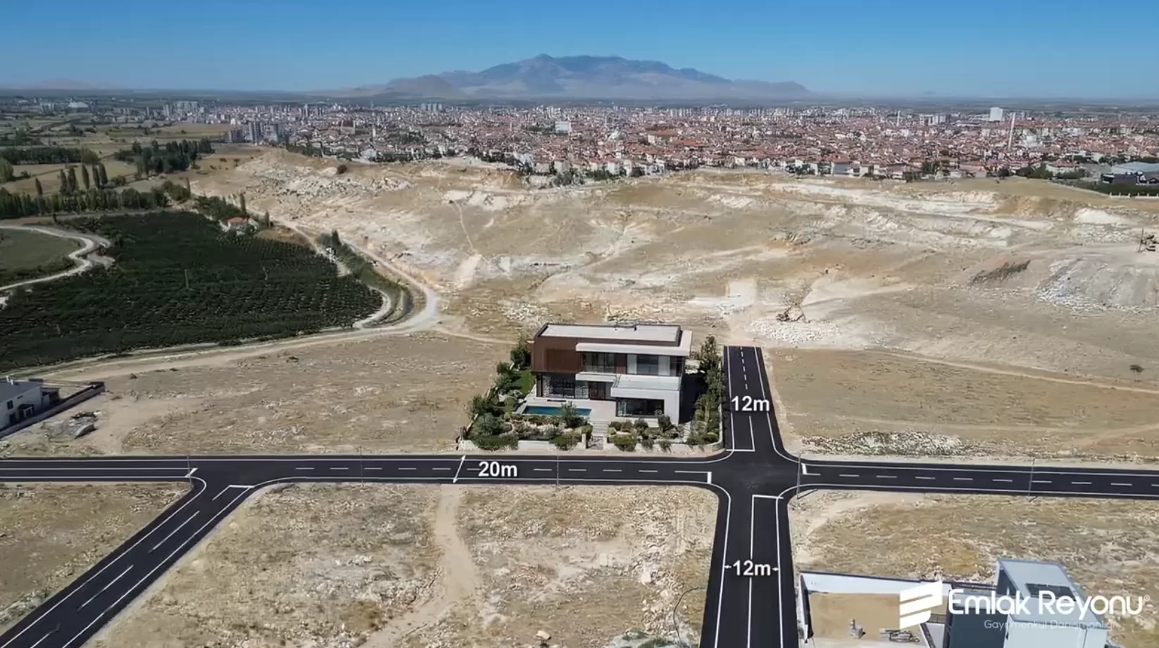 ELMAŞEHİR MAH’de 1.200m² KÖŞE PARSEL SATILIK VİLLA ARSASI