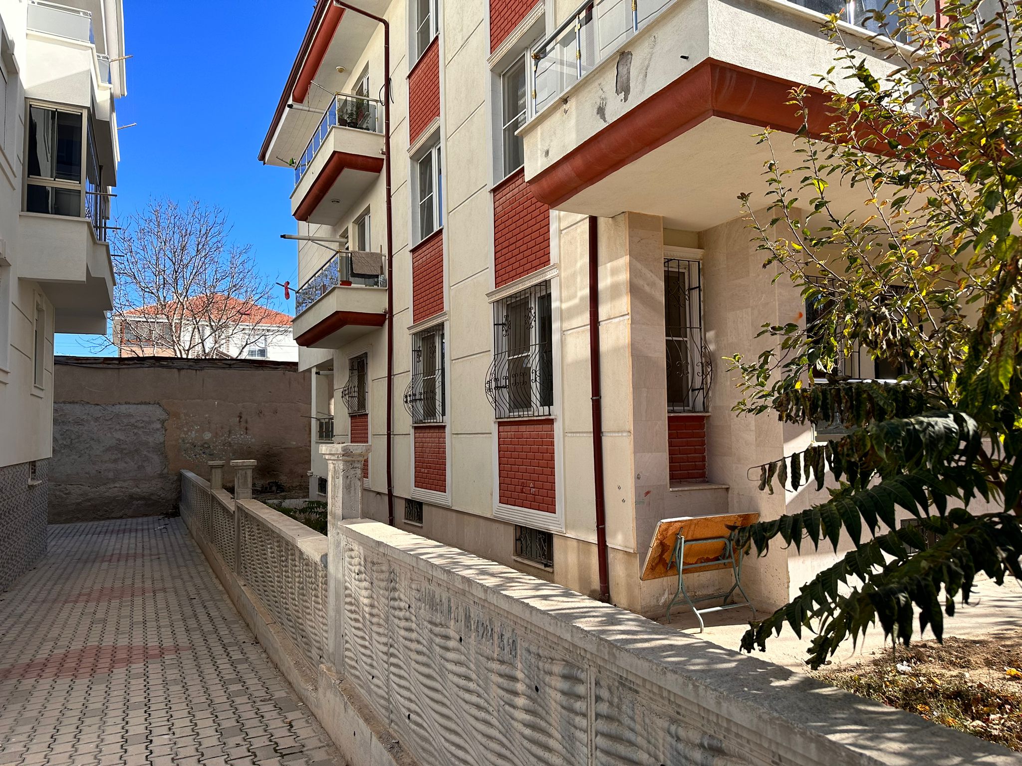 Çeltek Mahallesinde 2+1 Satılık Daire 