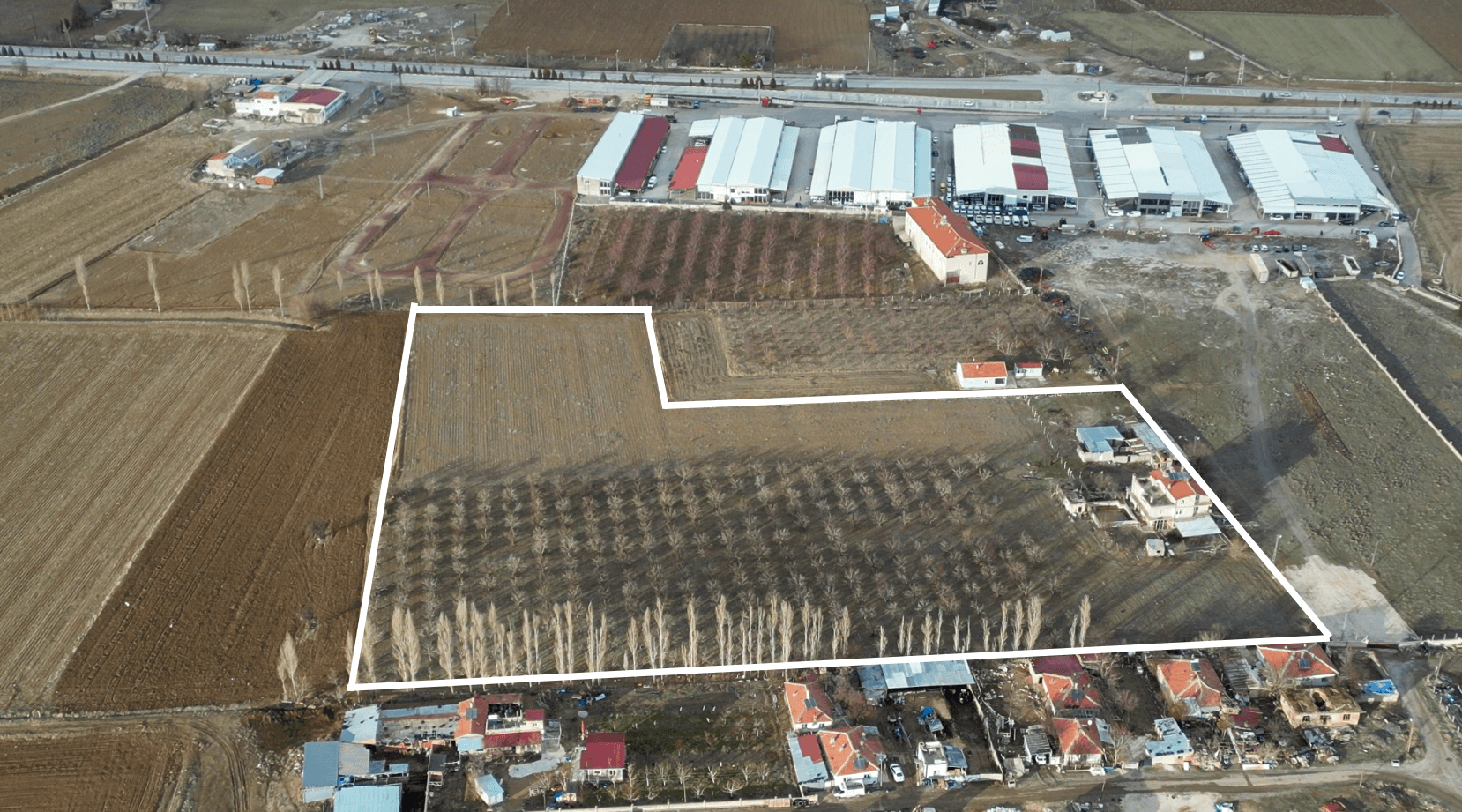 Fatih Mahallesinde Satılık Arazi ve Bina