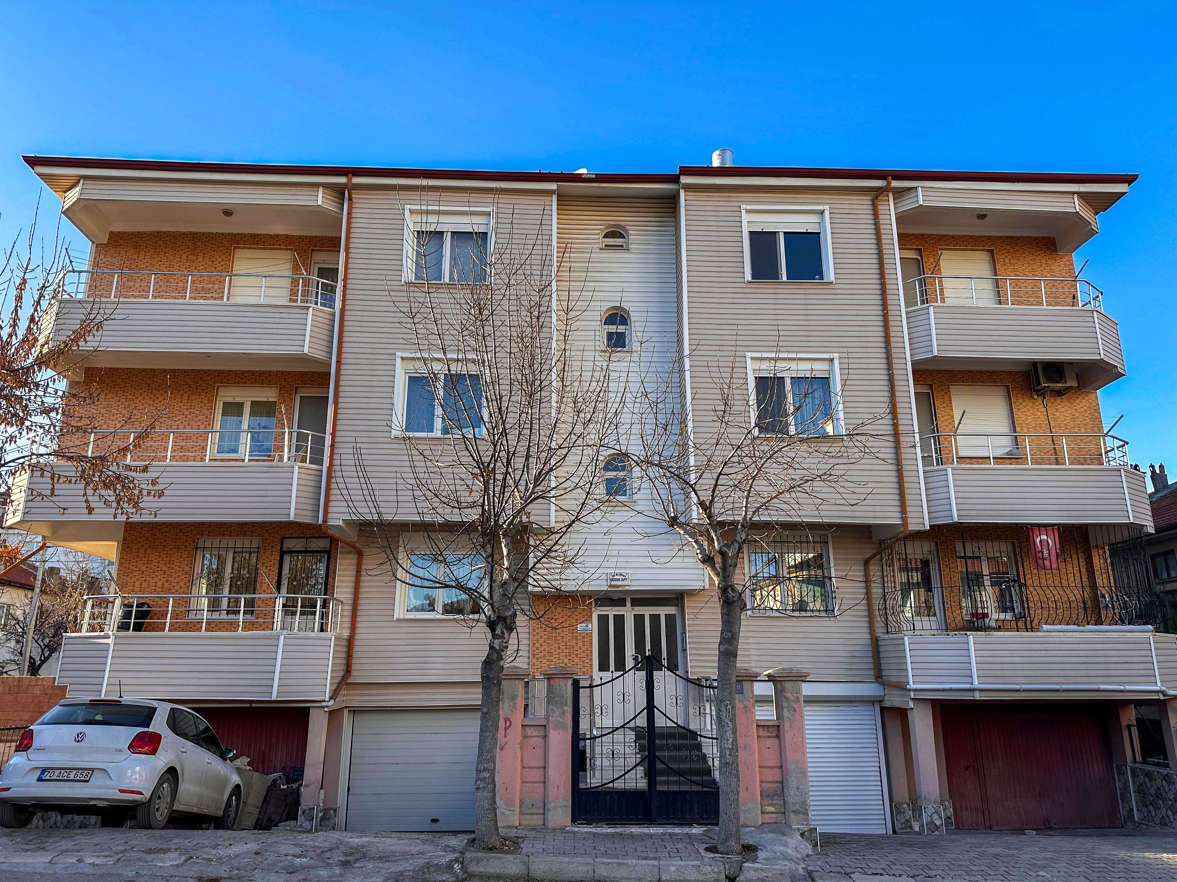 Yeşilada Mahallesinde Satılık Daire